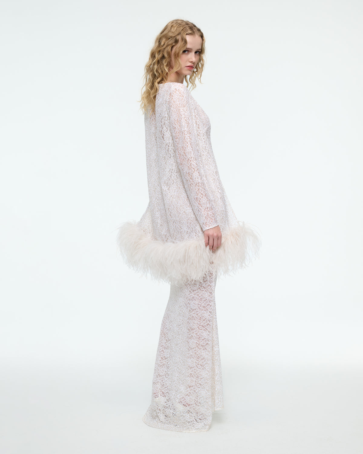 FEATHER CARDIGAN IN IVORY
