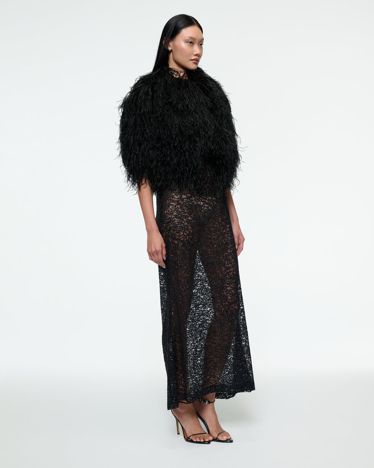 FEATHER CAPELET IN BLACK