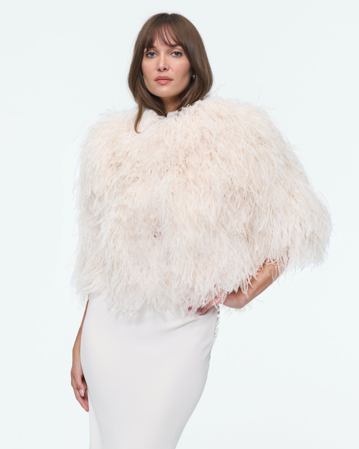 FEATHER CAPELET IN CREME