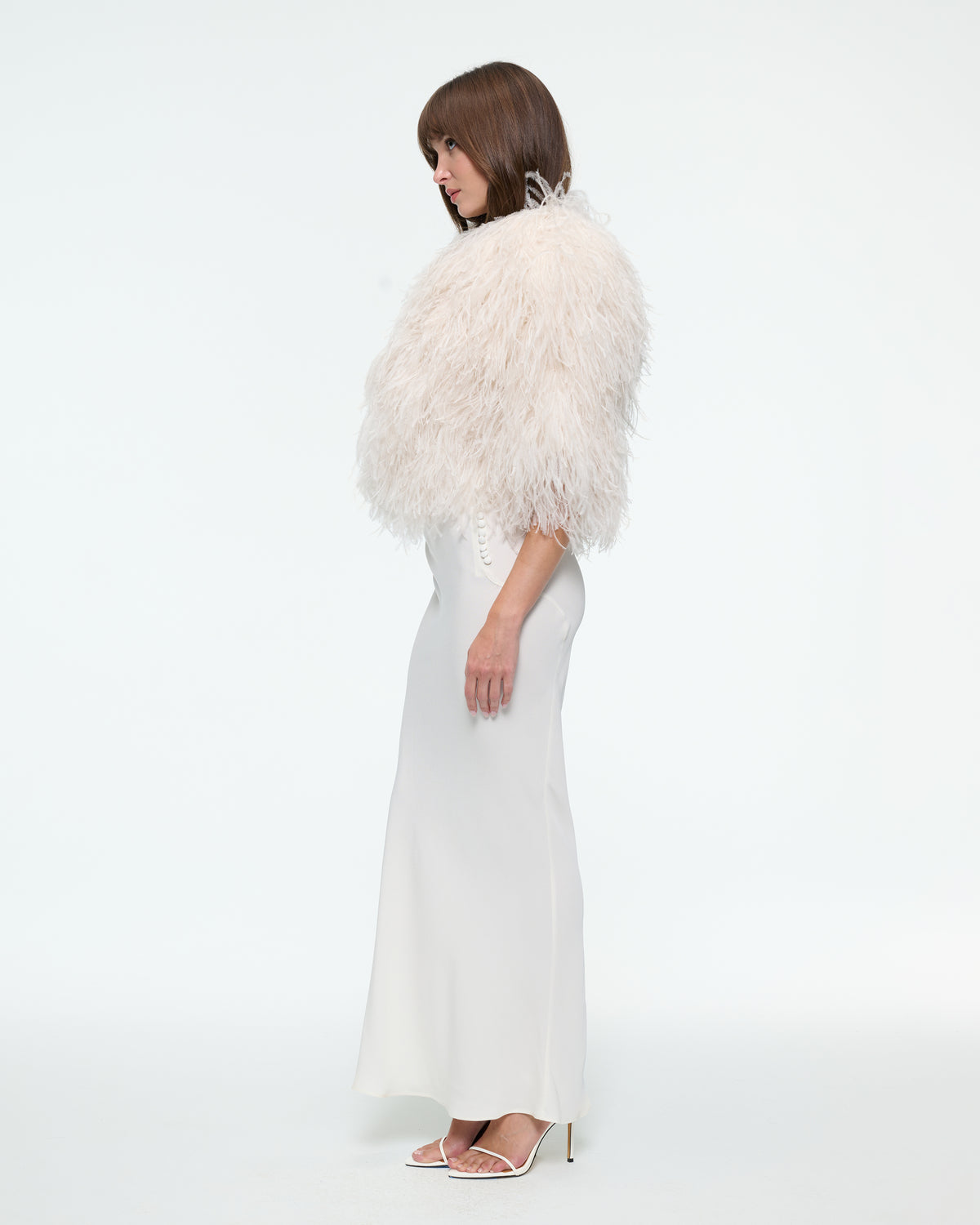 FEATHER CAPELET IN CREME