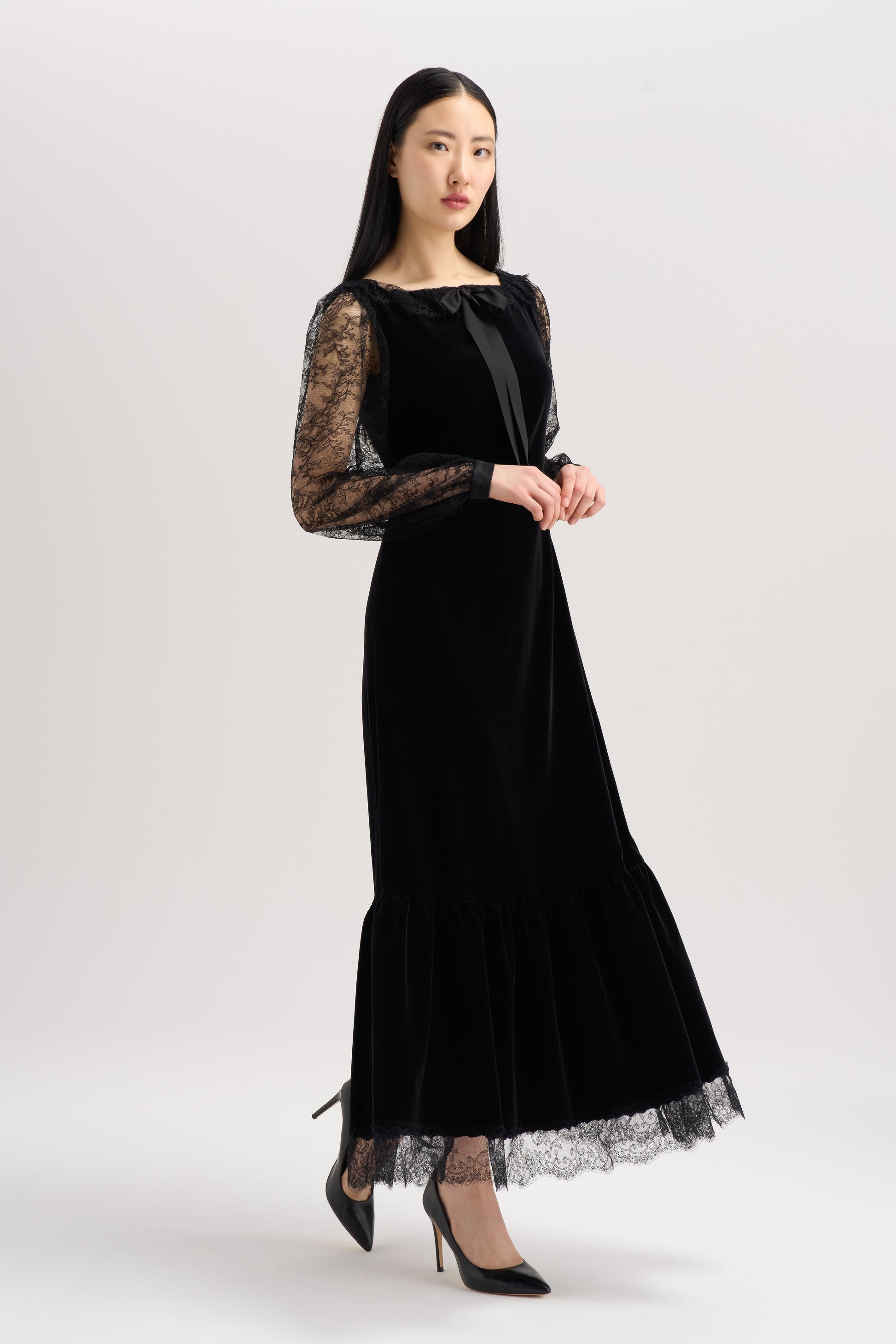 VELVET LACE SLEEVE DRESS – Starlit
