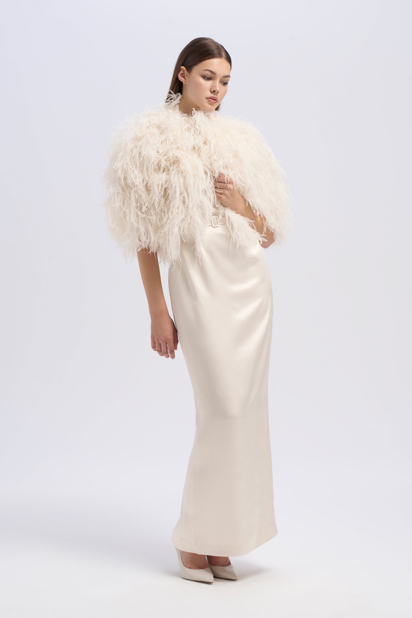 FEATHER CAPELET