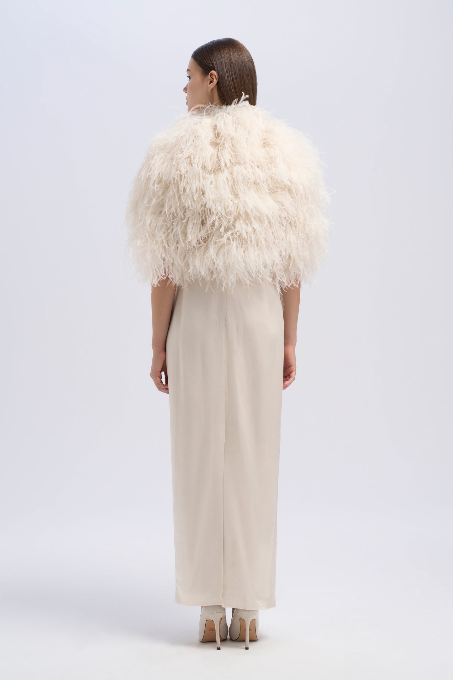 FEATHER CAPELET
