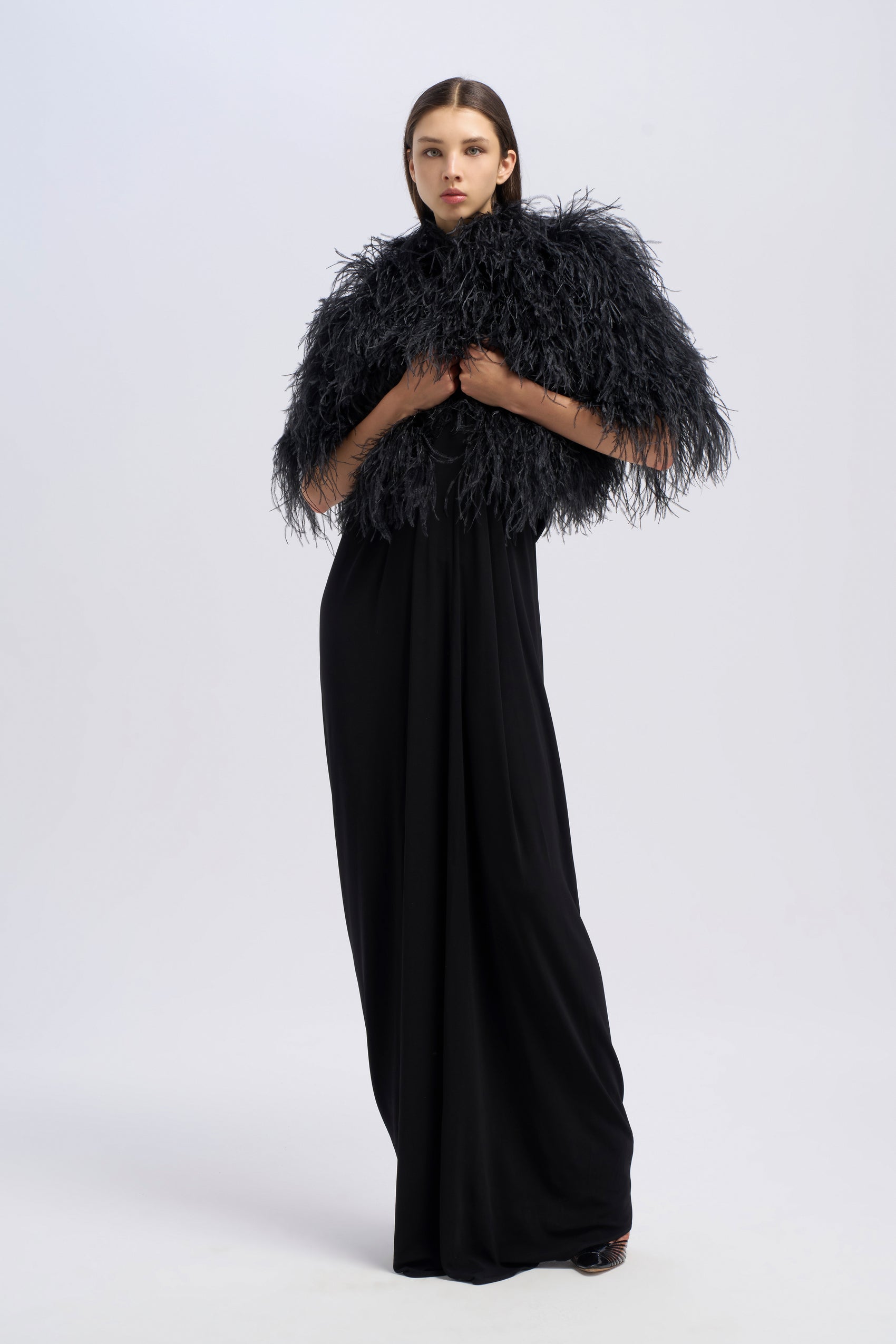 FEATHER CAPELET