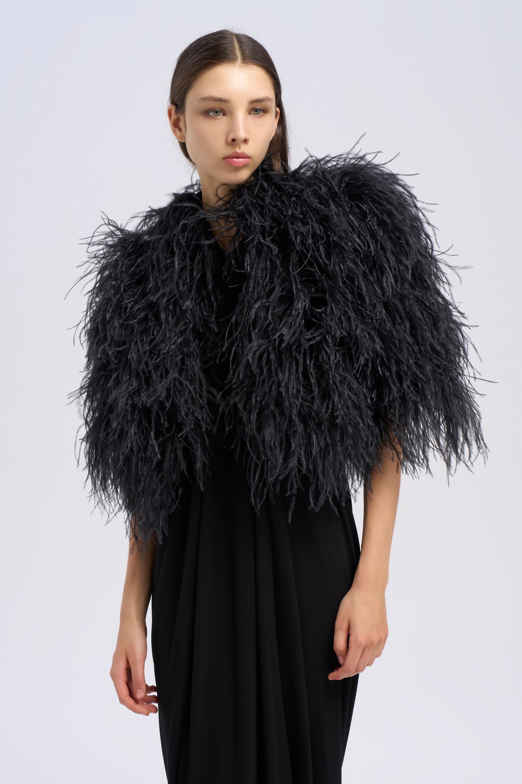 FEATHER CAPELET